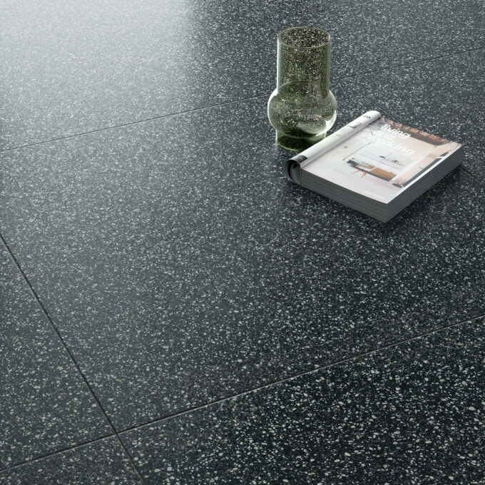 Flake Black Small - Image 2