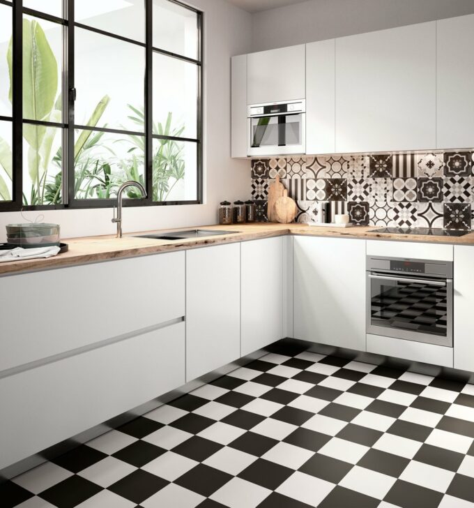 Patchwork B&W White - Image 2